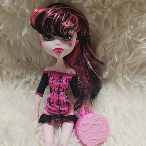 Monster High G1 (OOB) Scaris City Of Frights Draculaura Doll by Mattel 2012